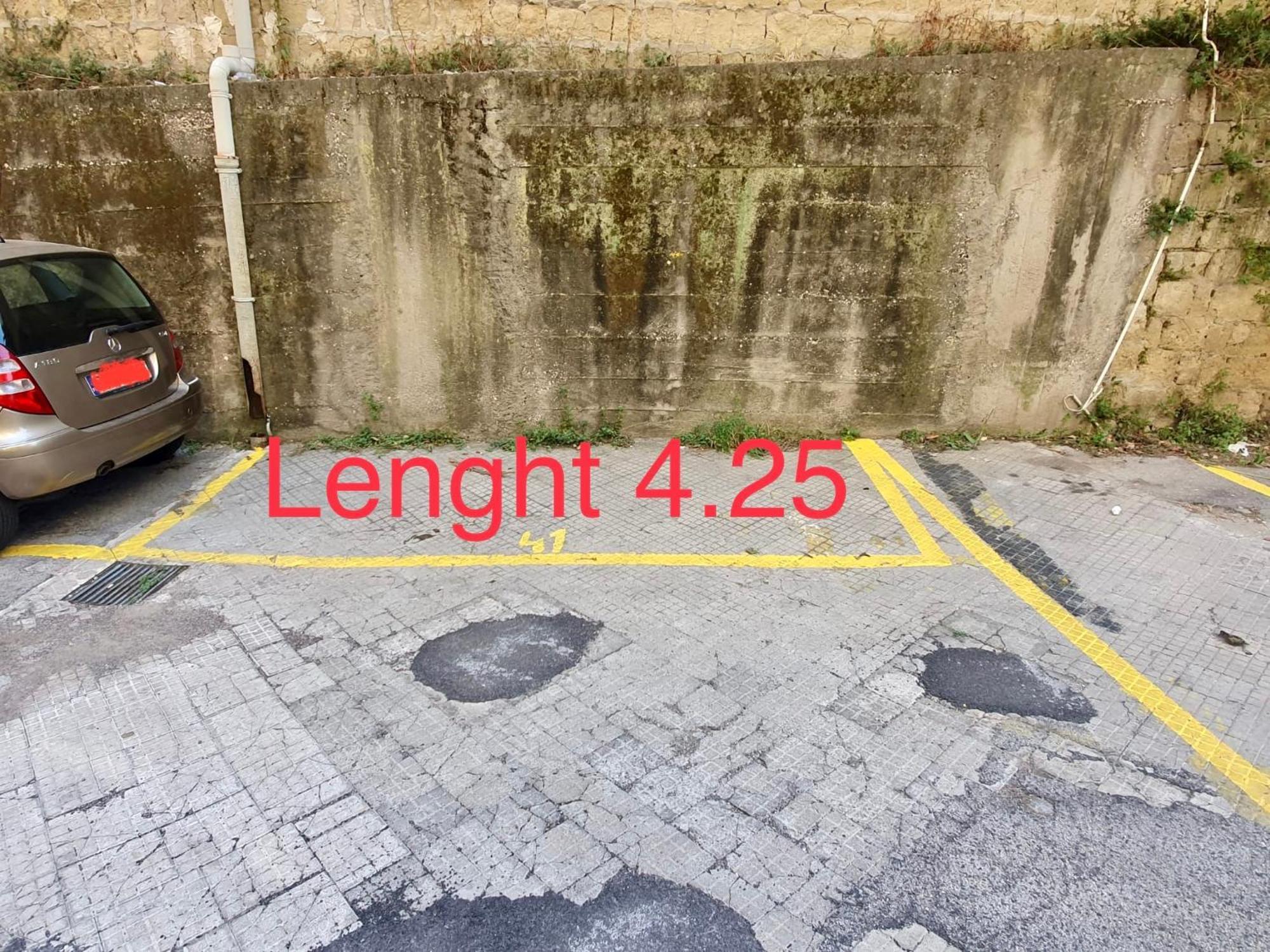 Hostly - Vittoria House - Near The Center With Private Parking Naples Exterior photo